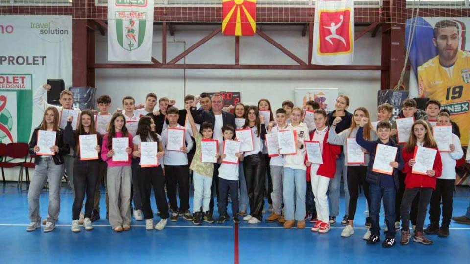 Доделени 48 спортски стипендии, инвестираме во нови базени и современа училишна инфраструктура