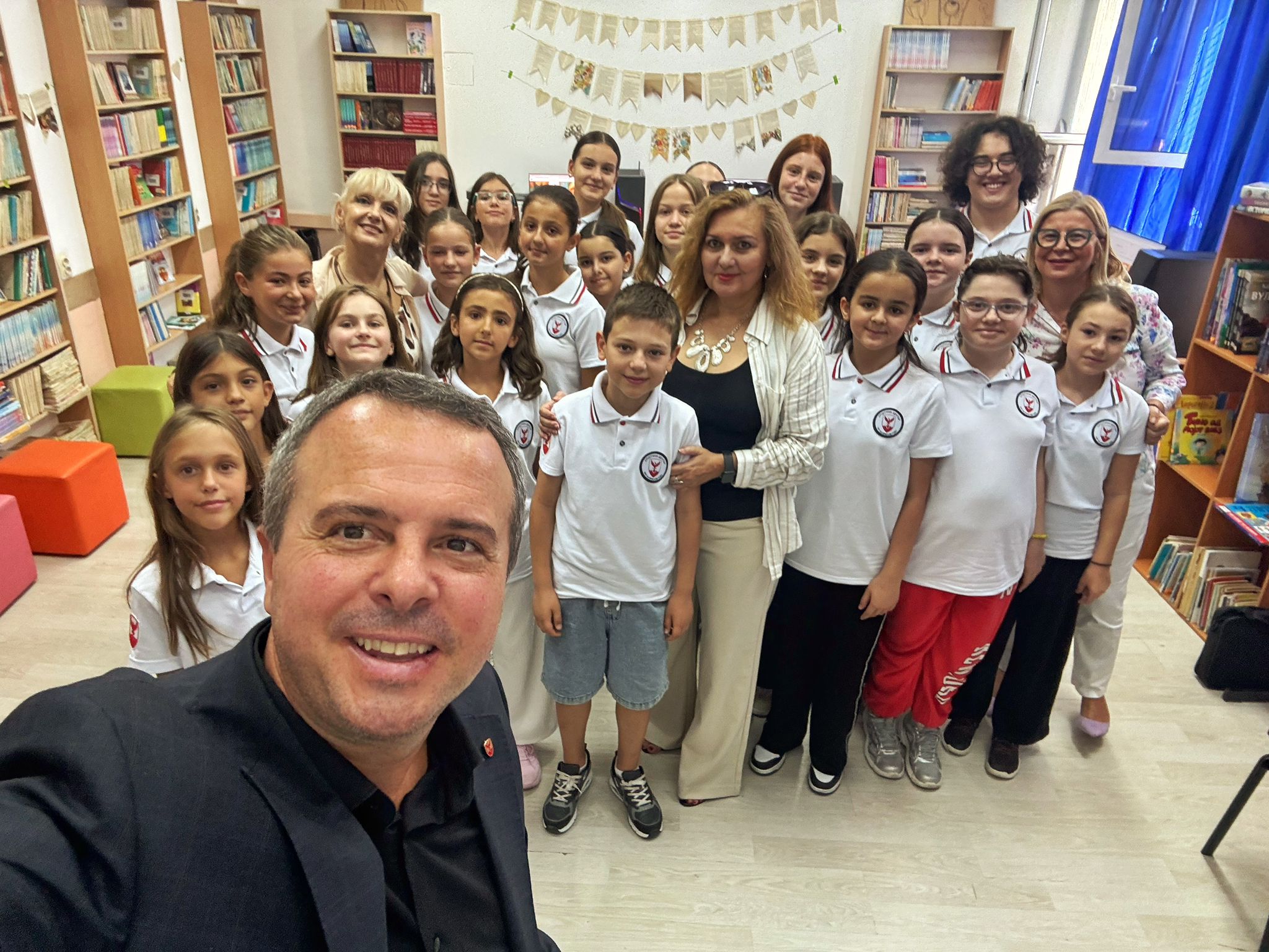 Училиштето „Св. Кирил и Методиј“ со медијатека